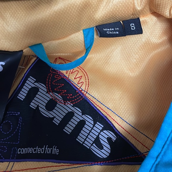 Nomis ski jacket in like new condition - Picture 3 of 10